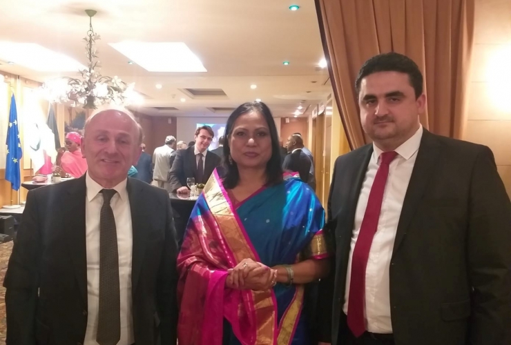 De OIS viert haar 49ste verjaardag, het EMB was erbij