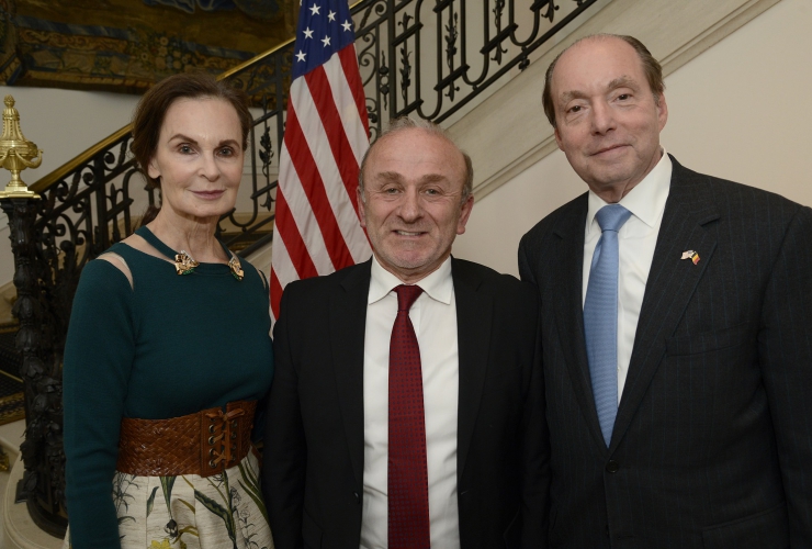 M. Üstün présent à la réception organisée à l’Ambassade des Etats-Unis en Belgique