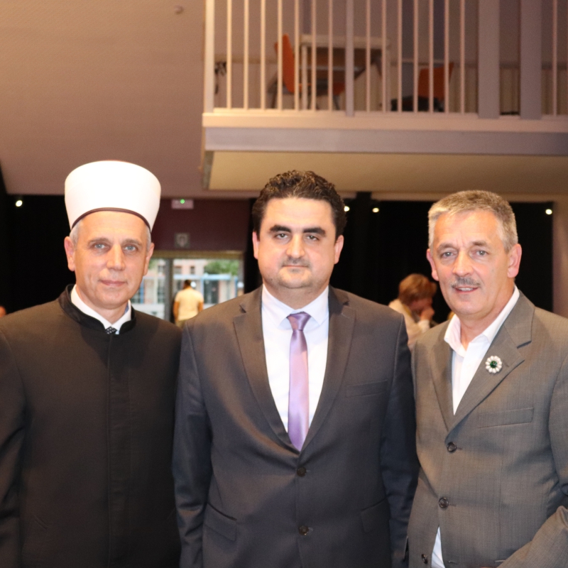 PHOTOS - L’EMB participe à la célébration de l’anniversaire de l’ouverture de la mosquée Gazi Husrev Beg